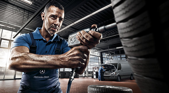 A technician provides VanCARE at a Mercedes-Benz Vans Canada dealership for Small Business Van customers.