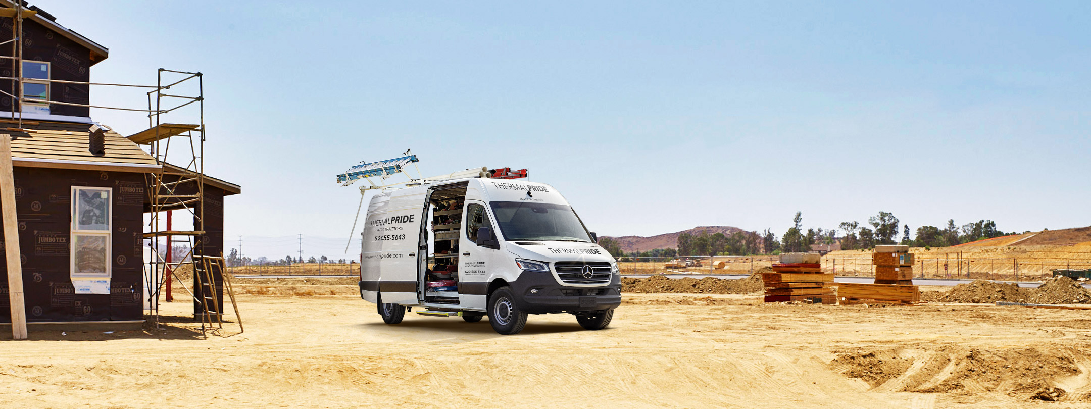 Aménagez un fourgon Mercedes-Benz sur le chantier.